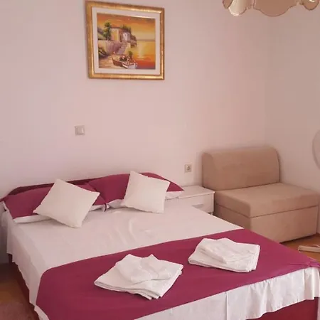 公寓 Apartman Dijana *